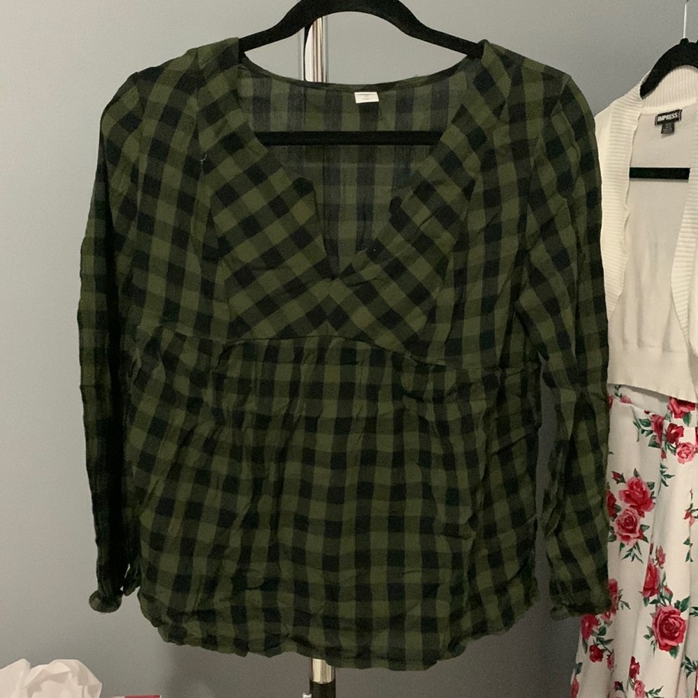 SOLD. Jade green and black blouse from old navy. With low neck and puff sleeves.